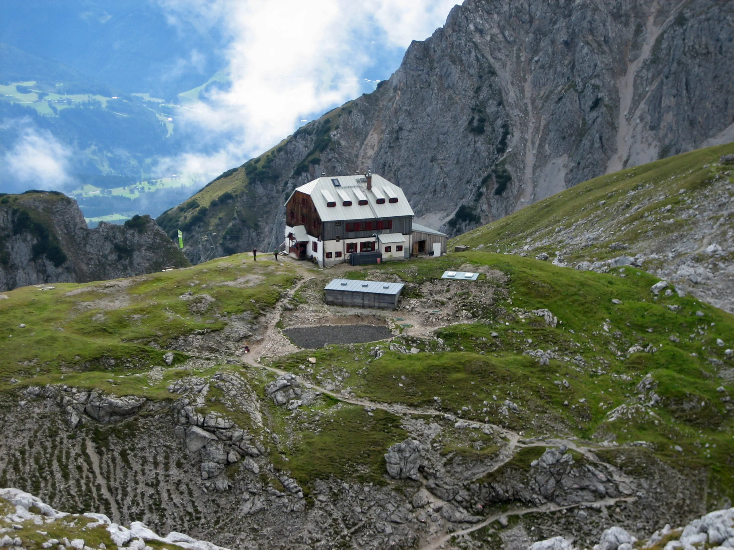 Guttenberghaus po sanácii s čističkou