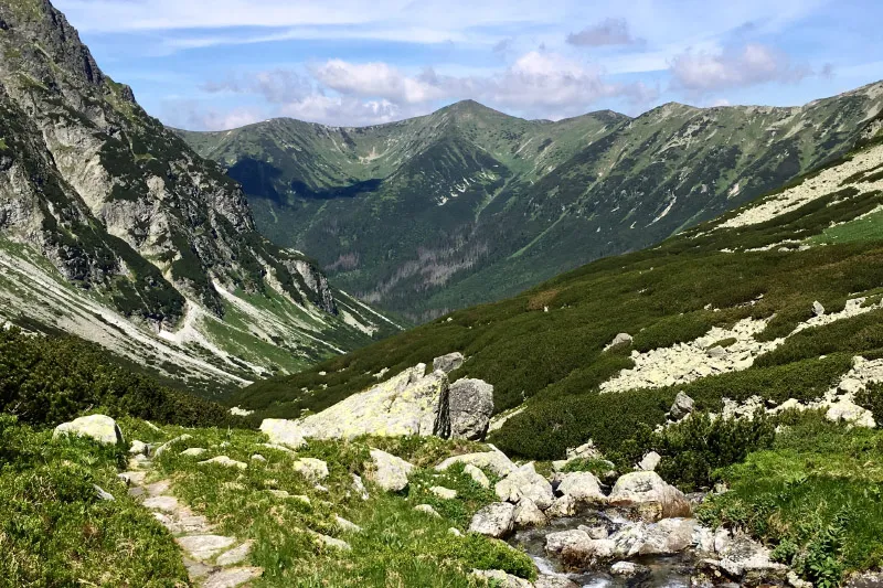 Členstvo Alpenverein a legálny vstup mimo turistických chodníkov